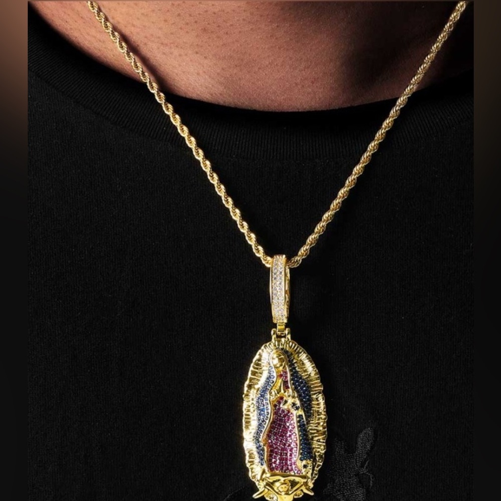 New Sold Out Rare Unisex Gold Plated 18K Virgin Mary Guadalupe With Chain . - Picture 4 of 17